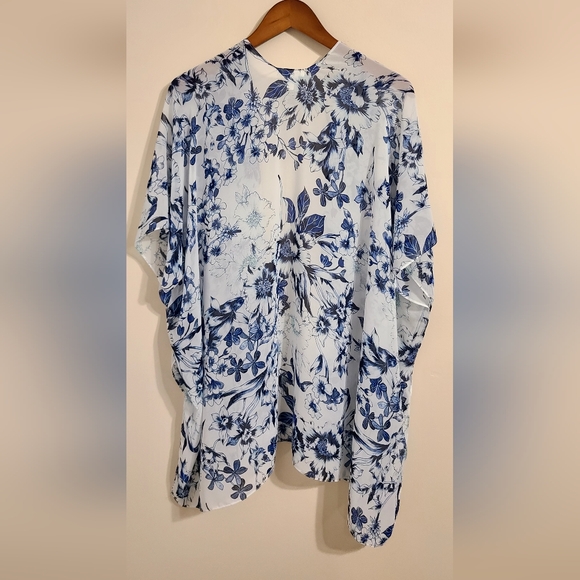 Maurices Blue Floral Kimono - Picture 2 of 5